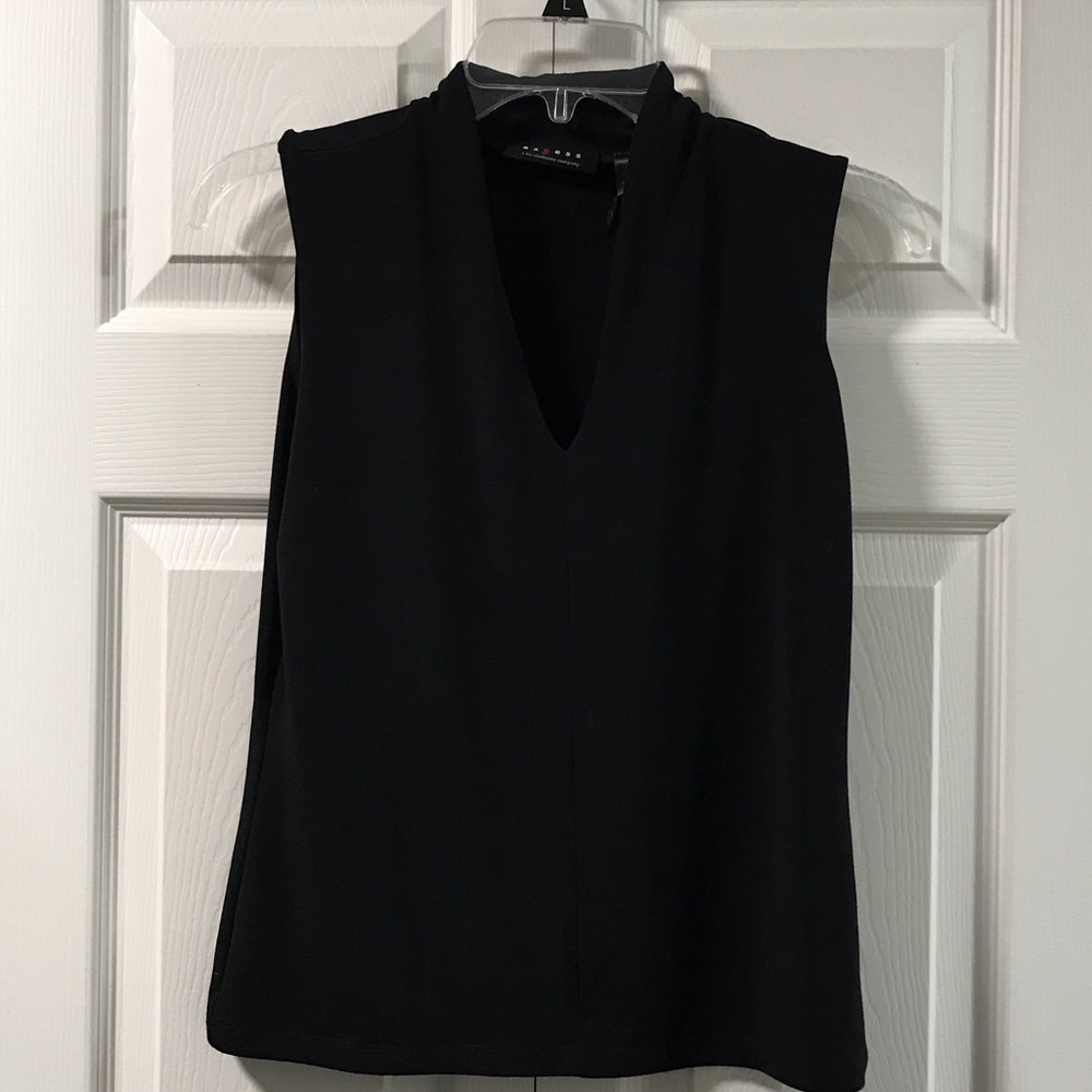 Axcess by Liz Claiborne Black V-Neck Sleeveless Blouse